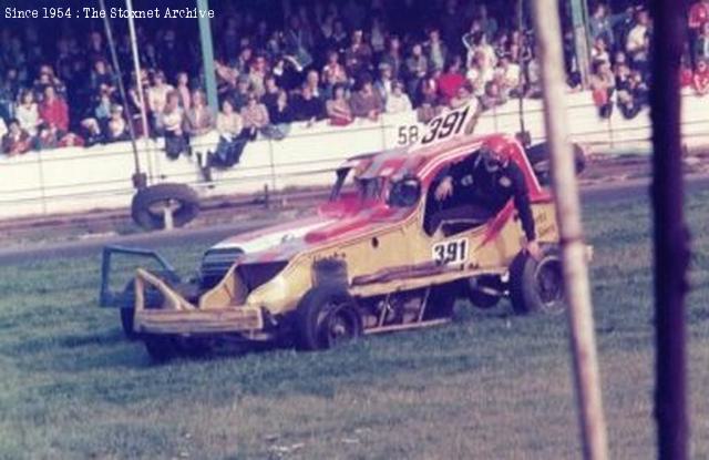 The Dodo in Hertz Car Sales colours, 1978.