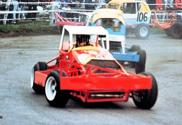 Tubular chassis, Oldsmobile 330ci V8 motor, and coil-over suspension at Aycliffe, 1985. Glenn raced this car once at Warton.