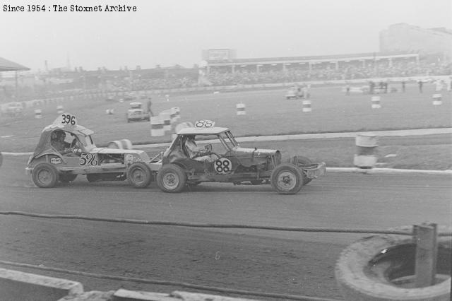 Mr Cronshaw applies the bumper. (John Nolan photo)