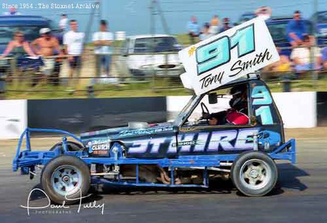 Buxton 2001 (Paul Tully photo)