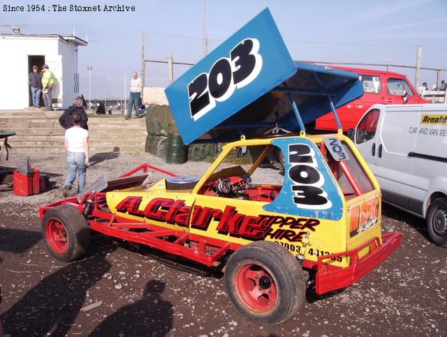 The last paint scheme for the last car. We think this car was sold to Malc Burton (27) but don't know if it was ever raced. Pictured at Skegness in 2007. (Russ Saxon photo)