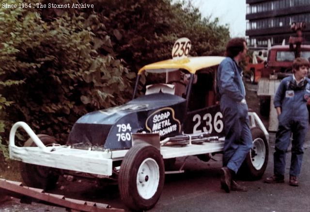 In the pits at White City (Keith Thompson photo)