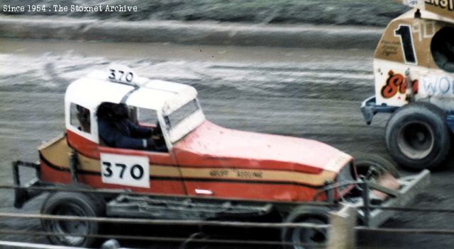 Geoff at the 1984 Driver Of The Year meeting at Rochdale. (WJ Downs photo)